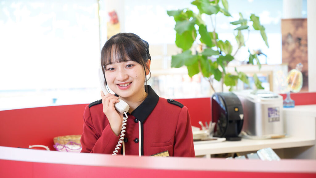 女性スタッフ