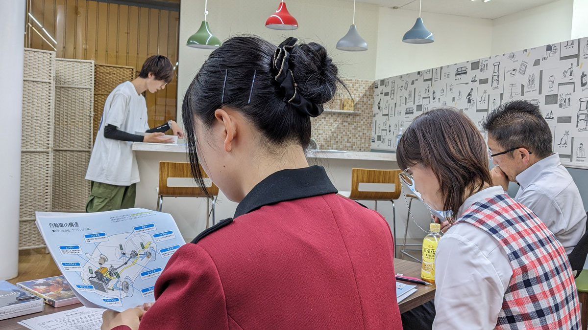 若手スタッフも先生になる「勉強会」