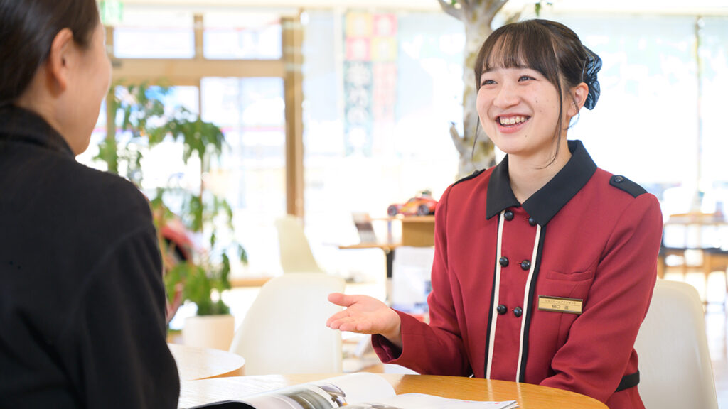 女性スタッフ