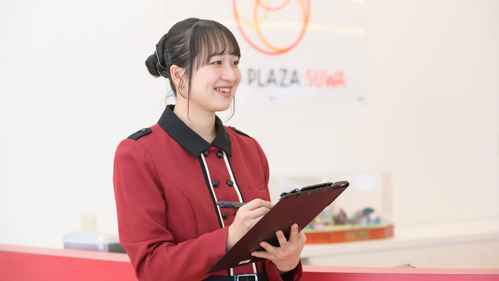 女性スタッフ